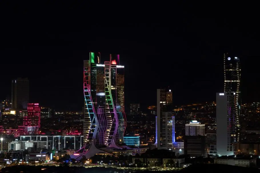 Iluminación Dinámica: Más Allá de la Luz Convencional